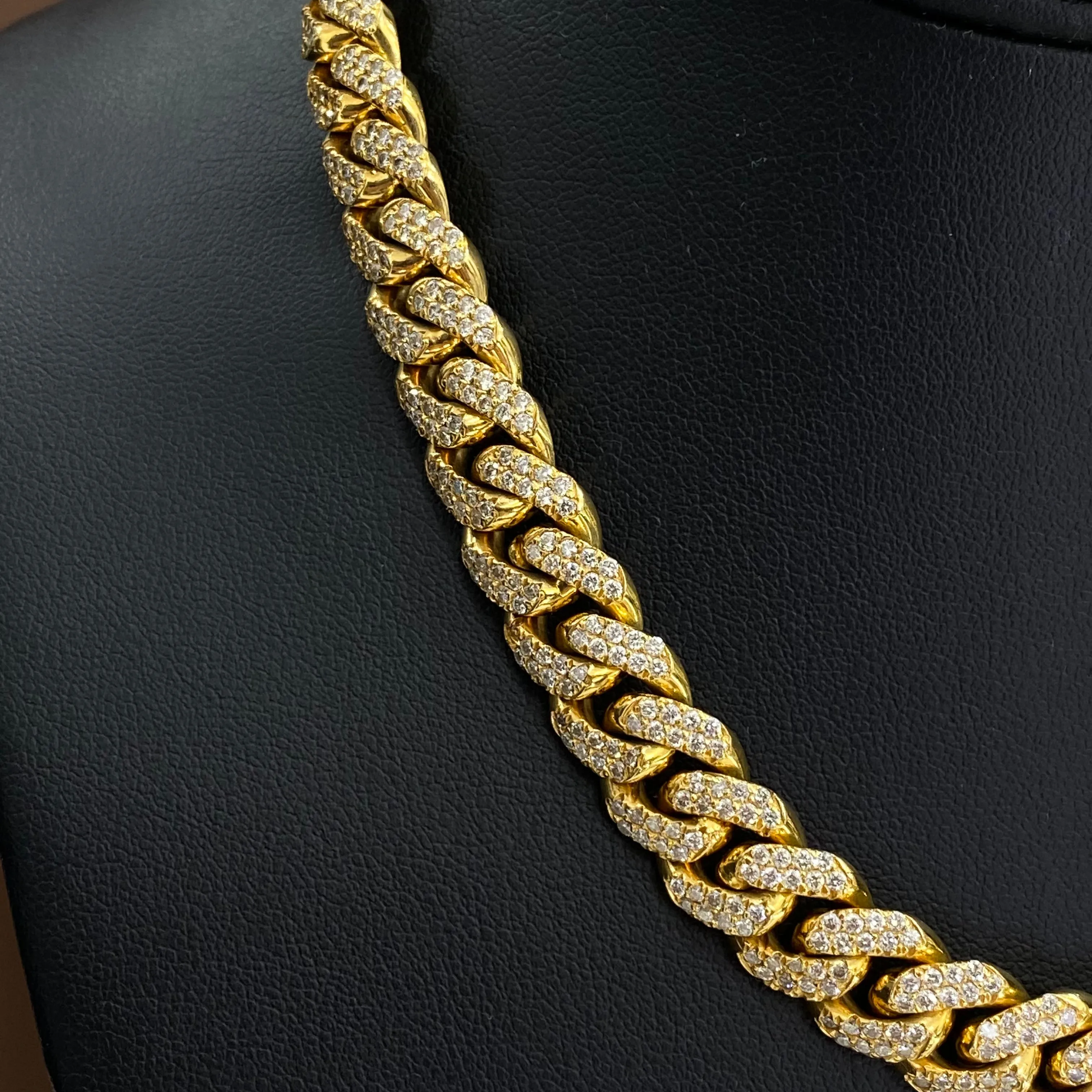 10K Yellow Gold Bustdown Cuban Link Chain With Diamond / 125gr / 11.5mm / 16in