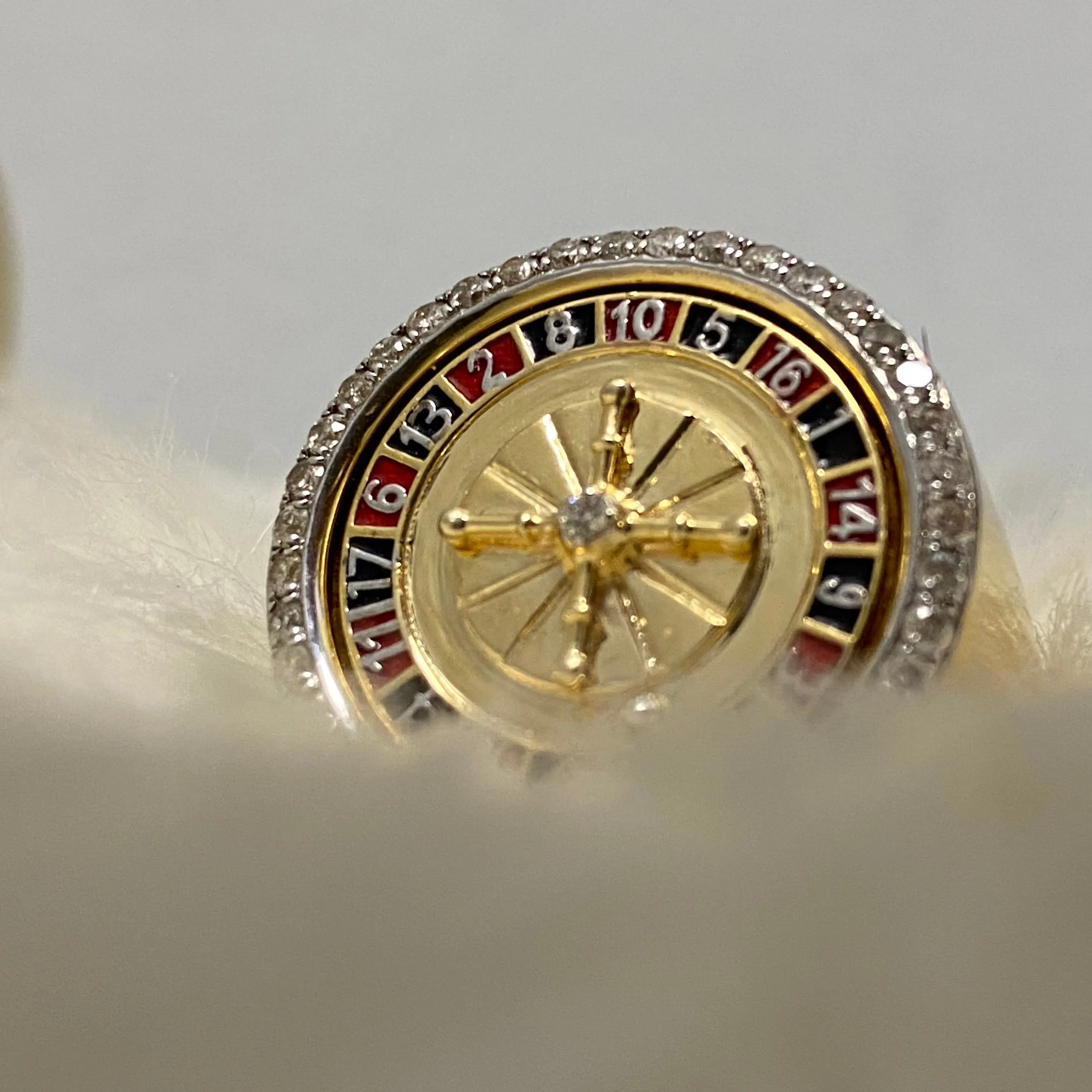 10K Yellow Gold Diamond Casino Roulette Ring 0.82Ct Dia / 20.8gr / Size 10