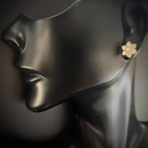 14K Yellow Gold Flower Diamond Stud Earrings 0.21Ct / 1.8gr