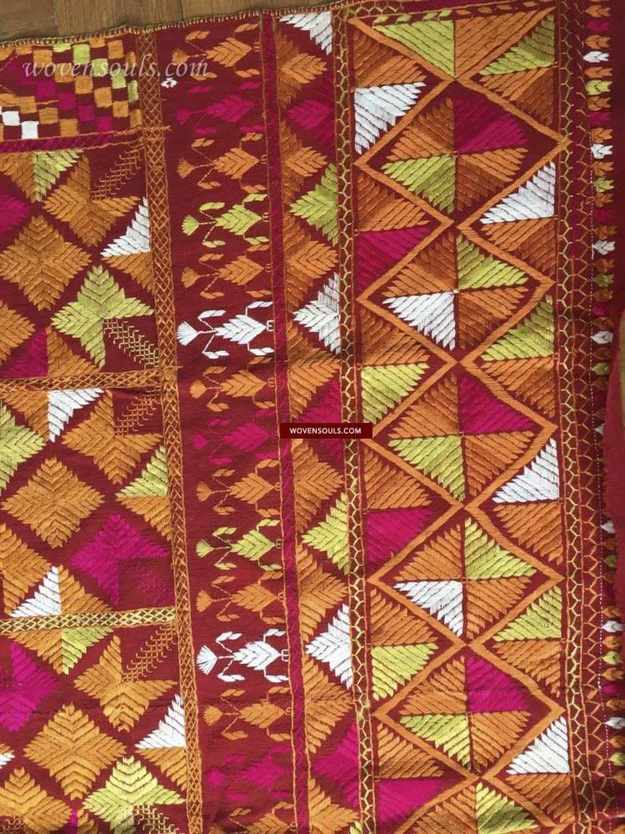 826  SOLD Vintage Phulkari Bagh with superb Nazar Butti