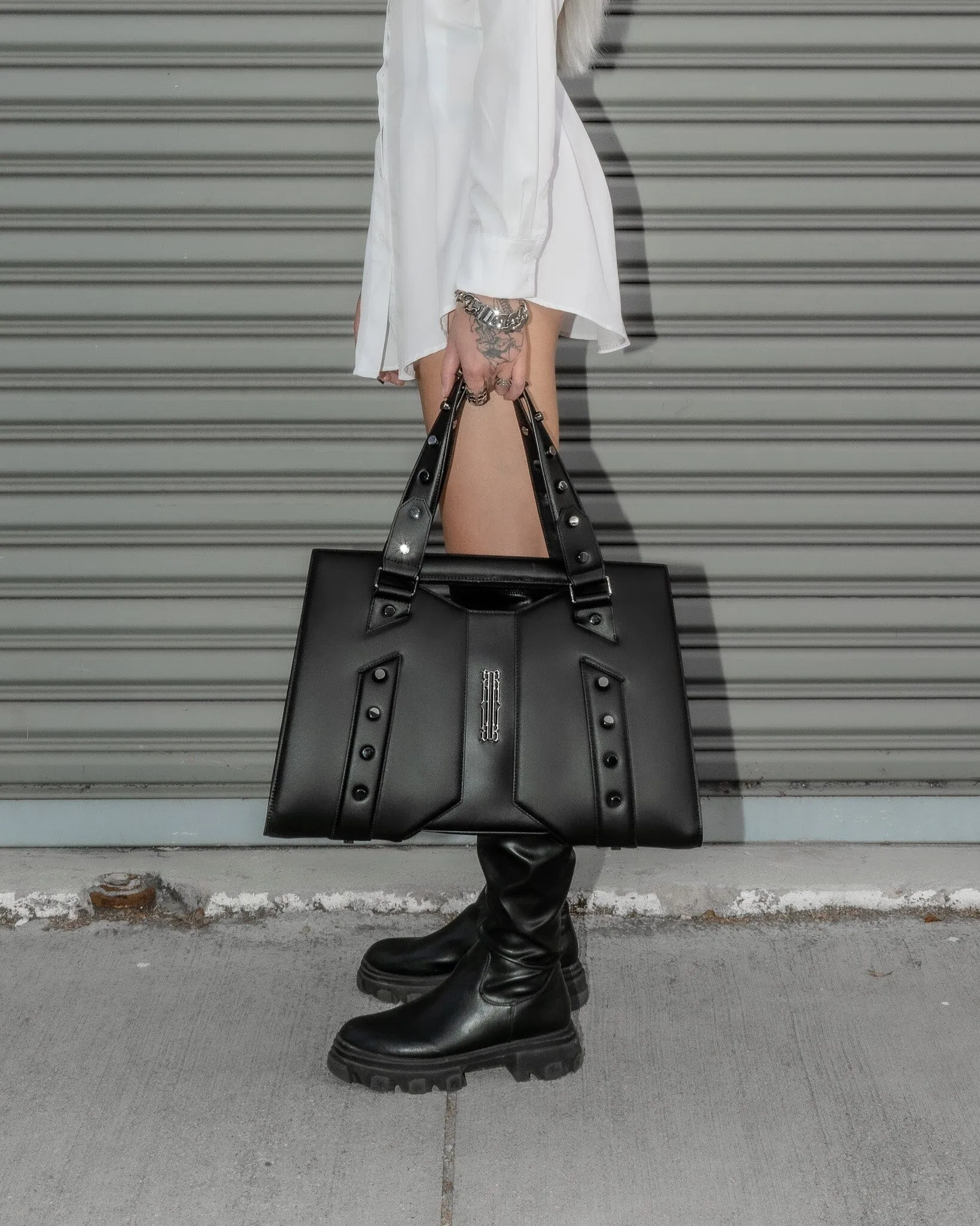 ALLHOLDING VAULTED BAG STUDDED