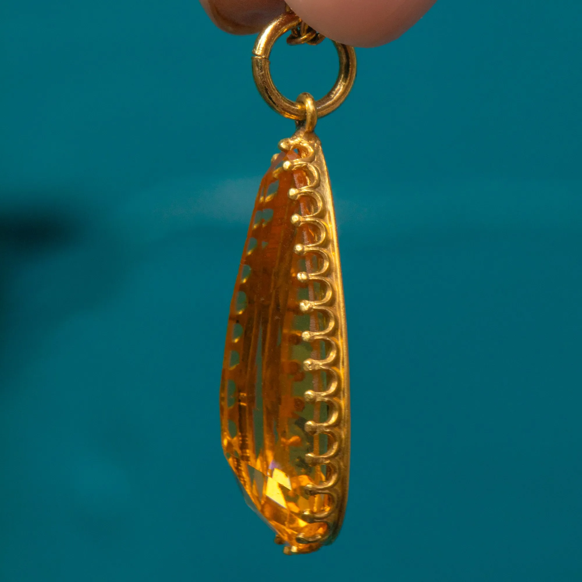 Antique 18ct Gold Paste Teardrop Pendant