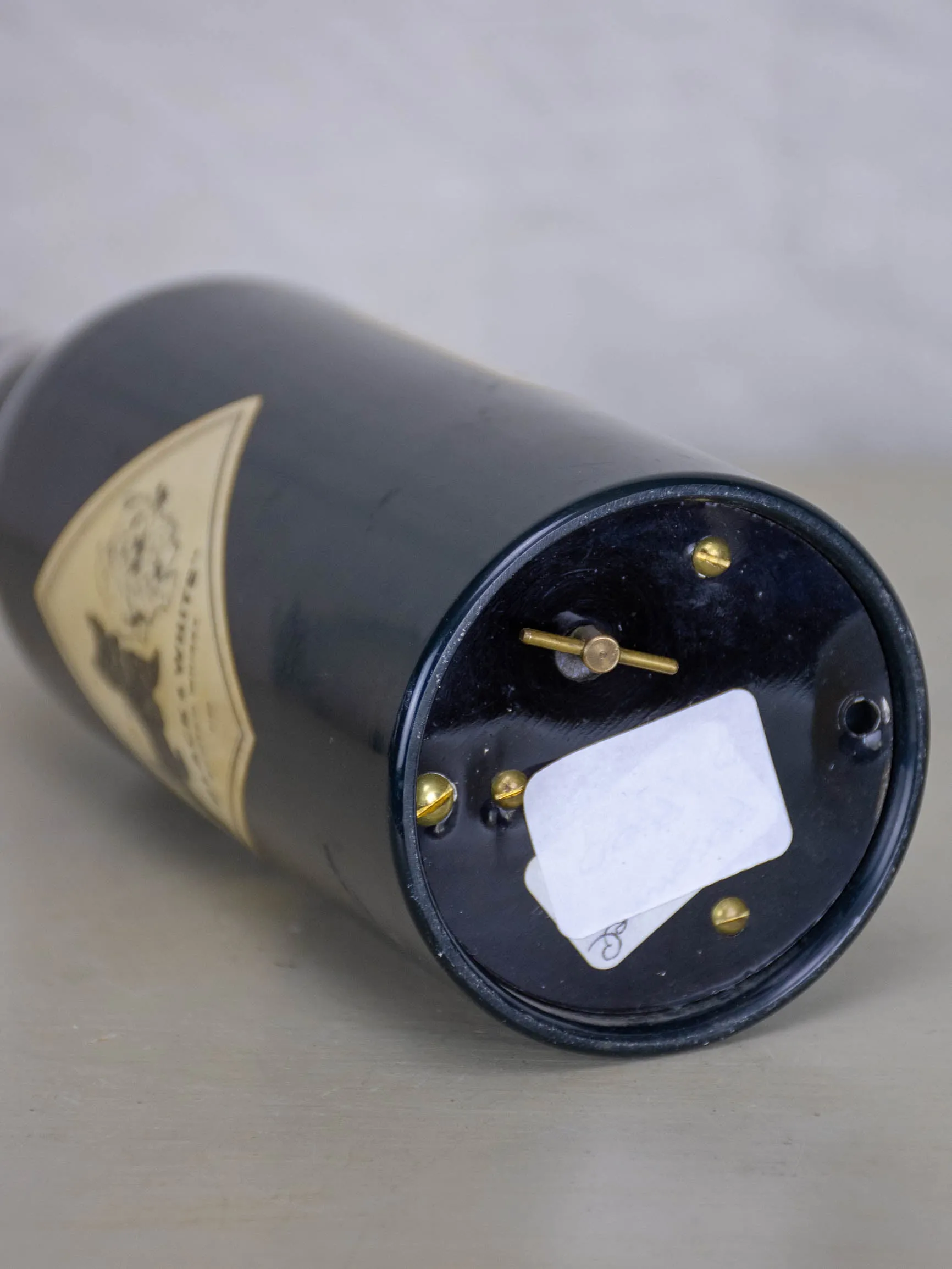 Black and White Whisky cigarette holder music bottle