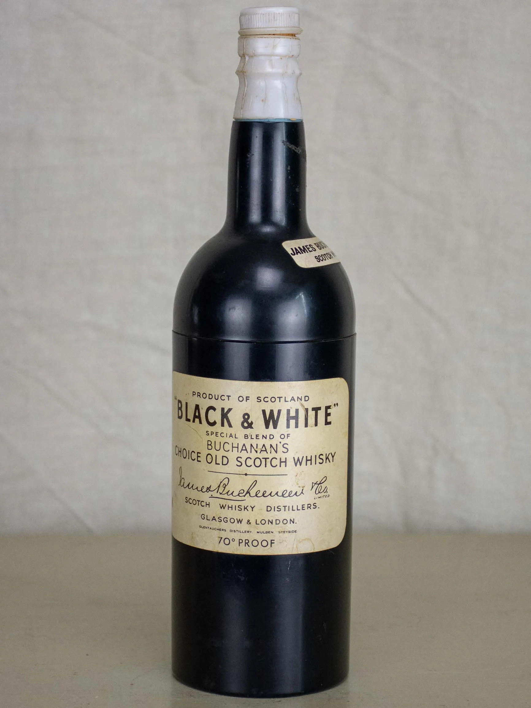Black and White Whisky cigarette holder music bottle