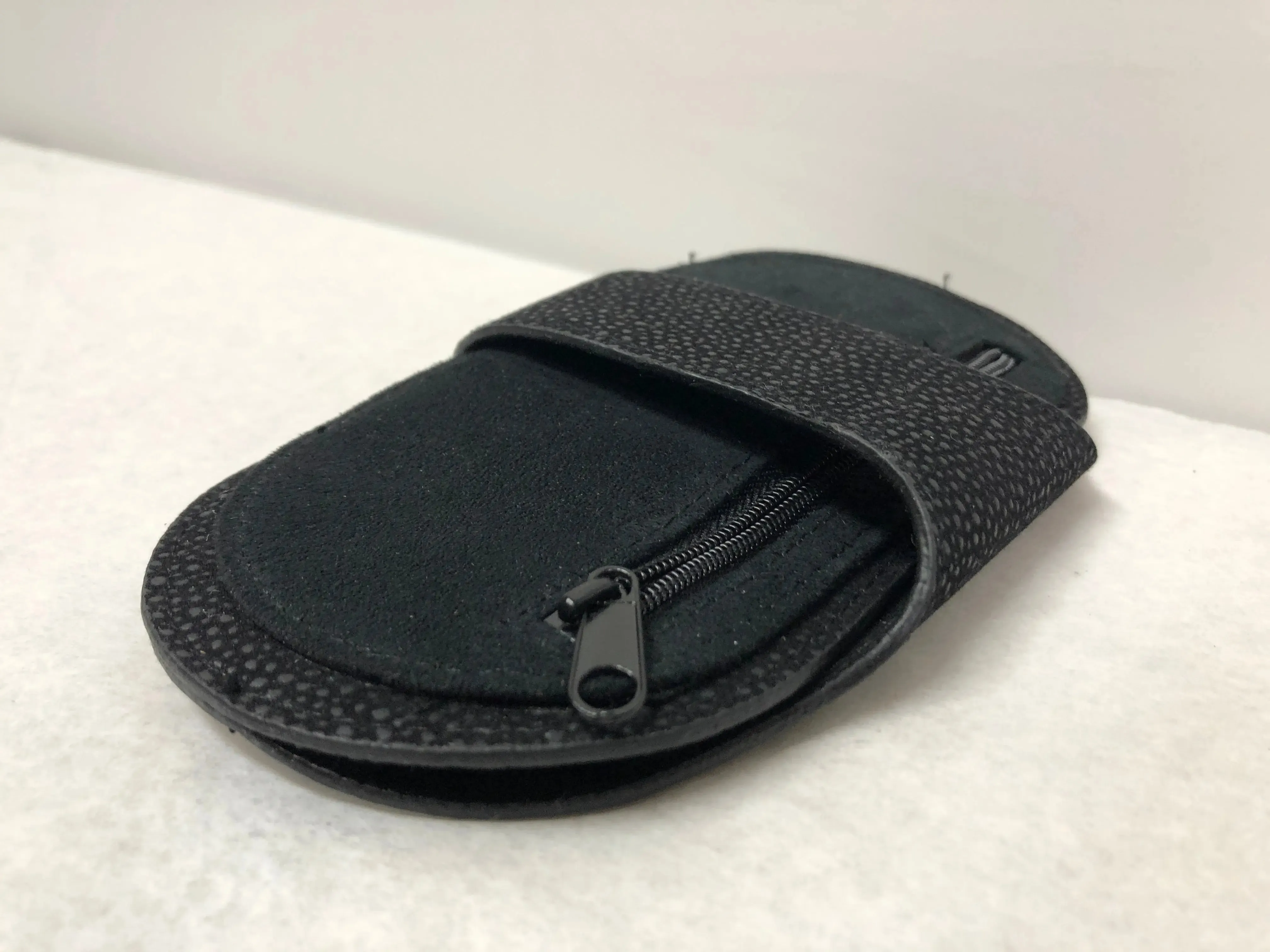 Black Eyeglass Tab Close Case and Storage with Zipper Pocket | KMOPT-133