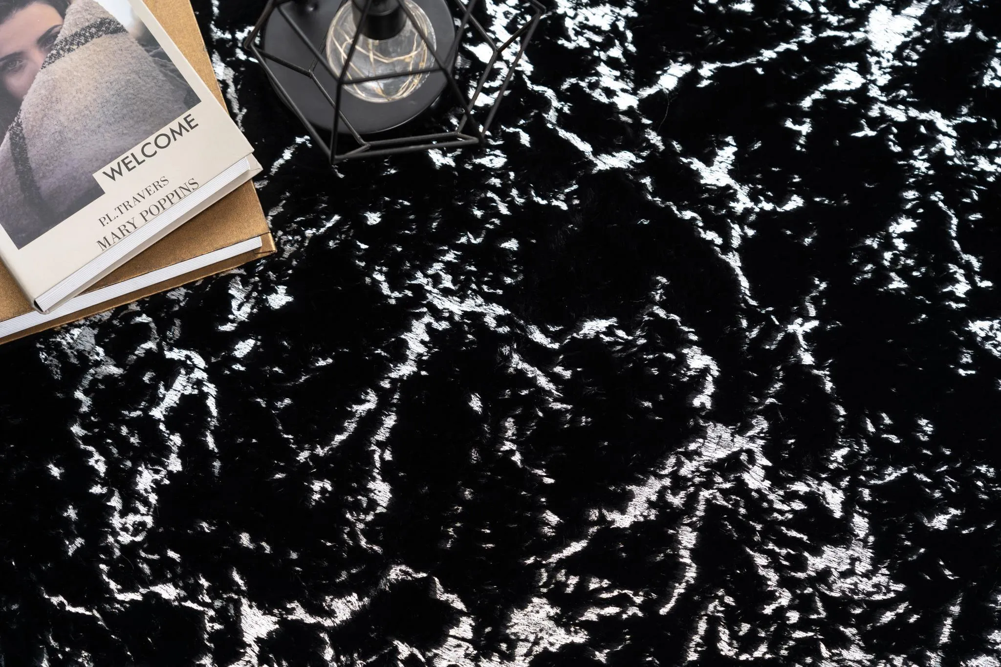 CHRYSO Area Rug - 5' x 7' - CH0257