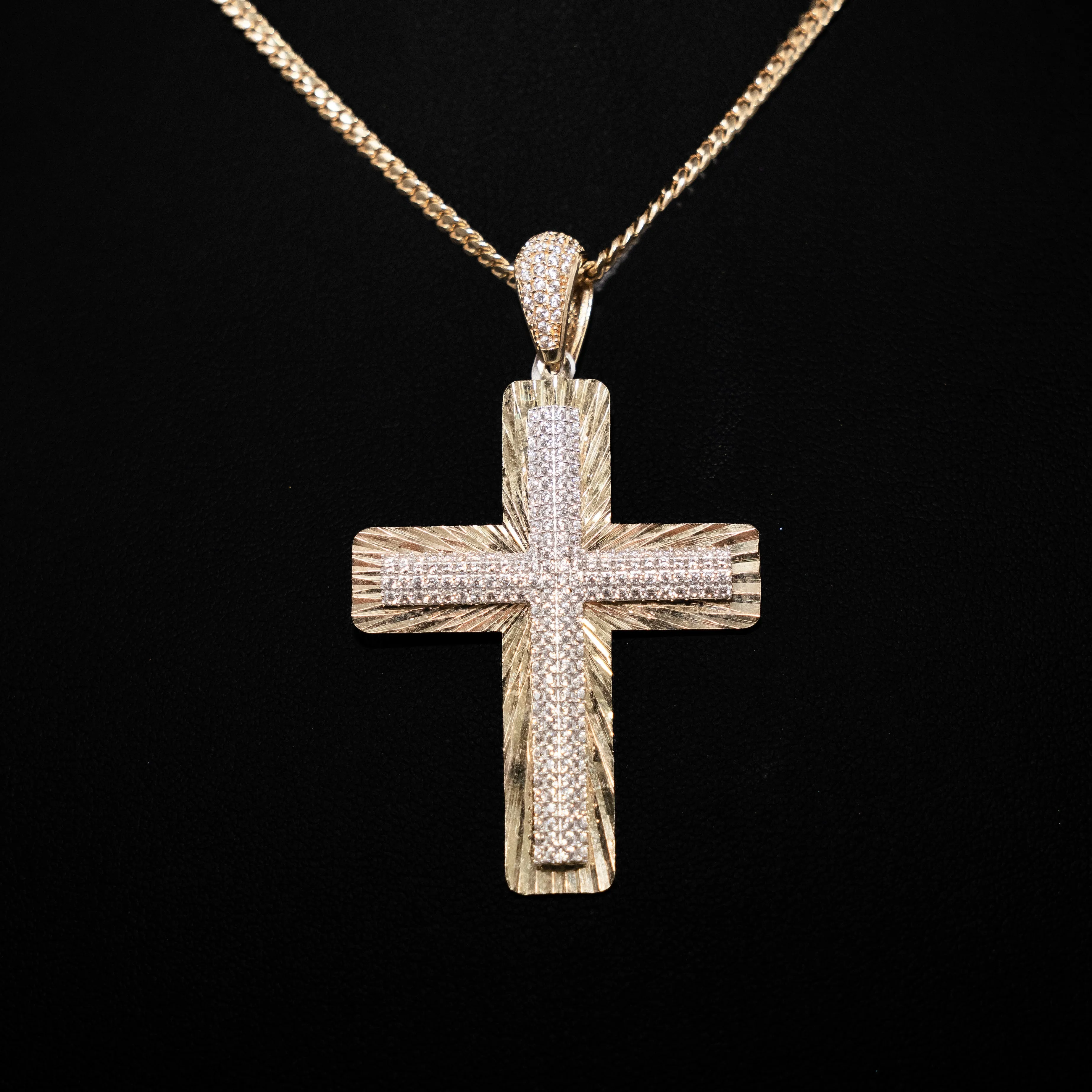 Diamond Cross Pendant 14K Yellow Gold With Diamond / 6.5gr