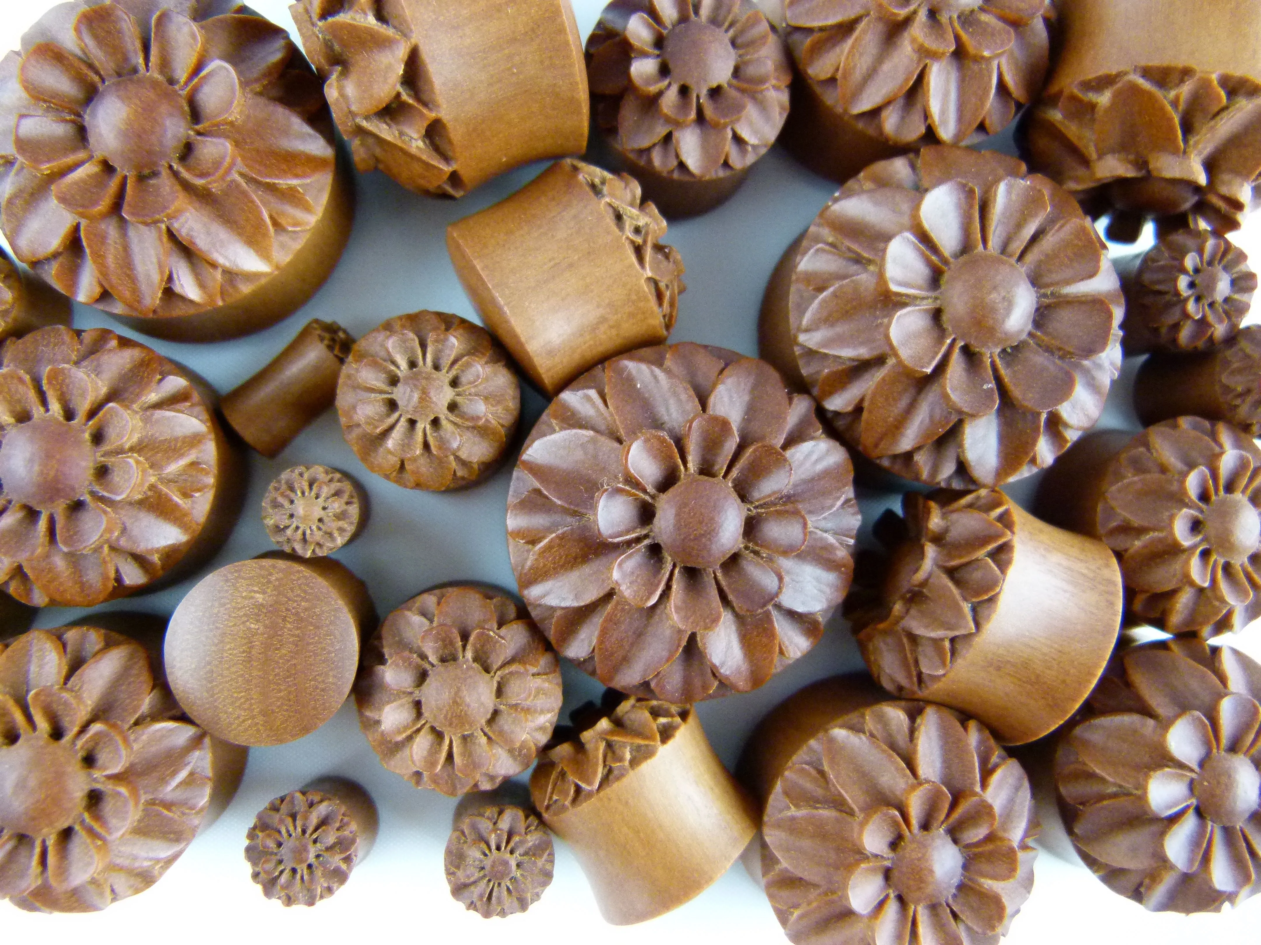 Flower Stretching Plugs - Ear Stretchers - (Pair) - PA16