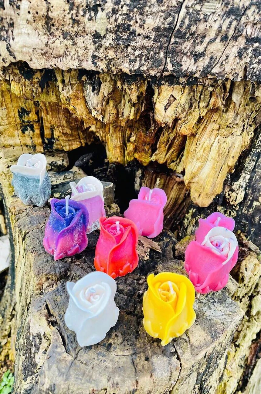 Handmade carved scented candle - Roses design