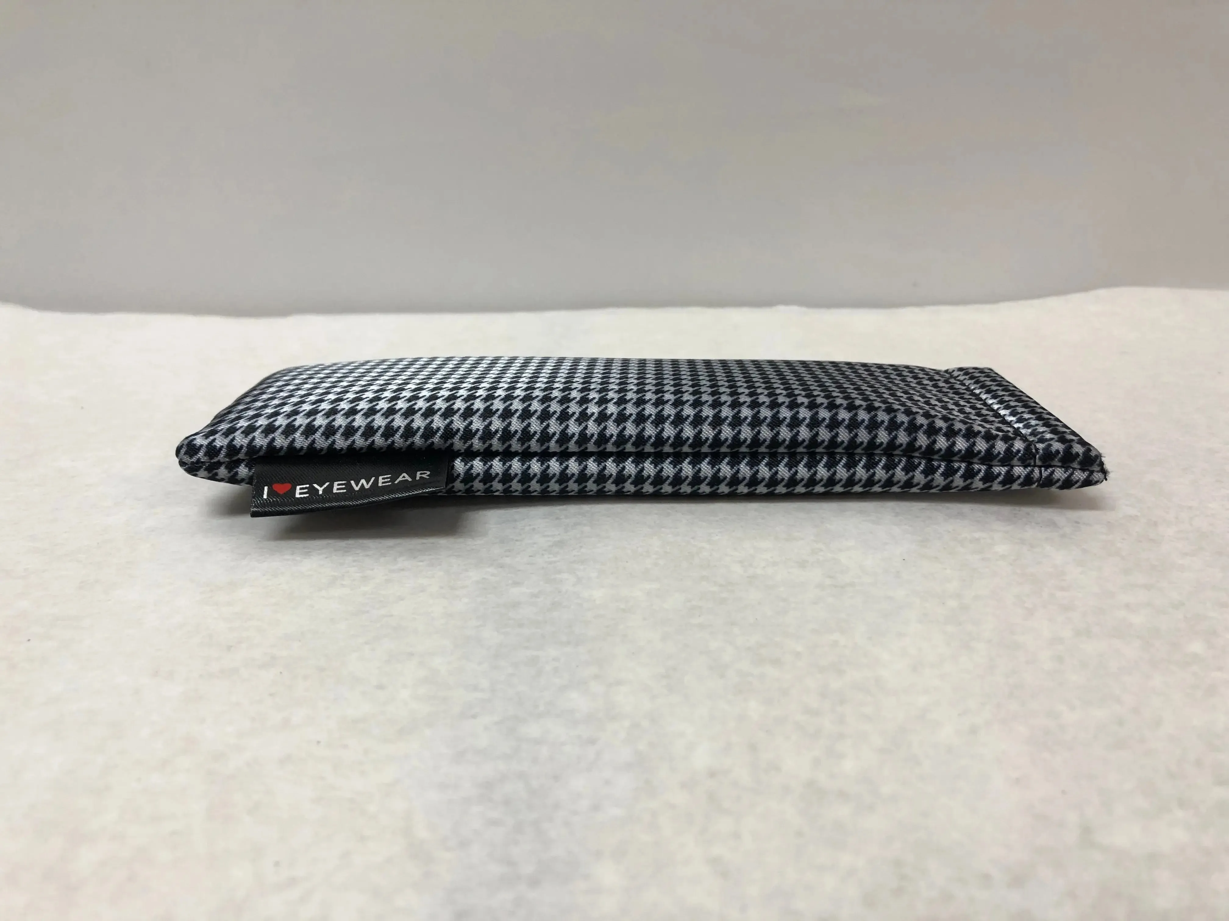 I Love Eyewear Herringbone B & W Optical Eyeglass Pouch Case Storage | KMOPT-123