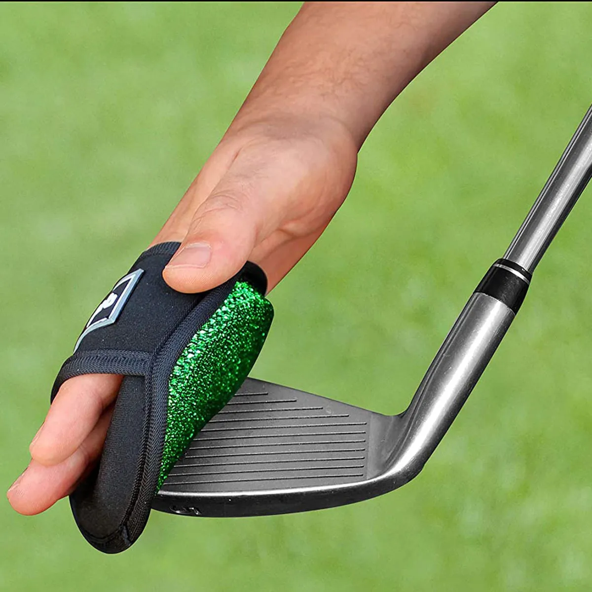 Izzo Golf Scrub Club and Ball Cleaner