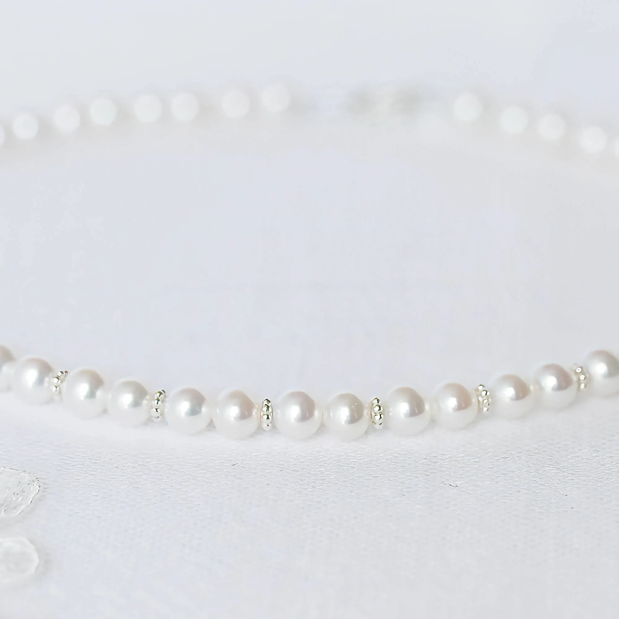Precious Pearls Necklace in Silver