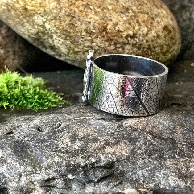 Sterling silver kisses ring. UK size Q.